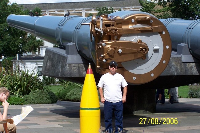 Outside_the_Imperial_War_Museum