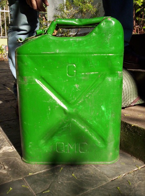 Jerrycan_003