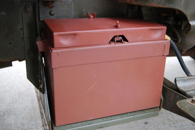 WWII Chevrolet G506 Battery Box Cover Details