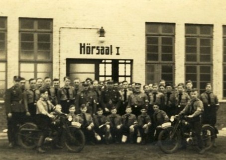 Hitler_Jugend_mit_DKW_RT98