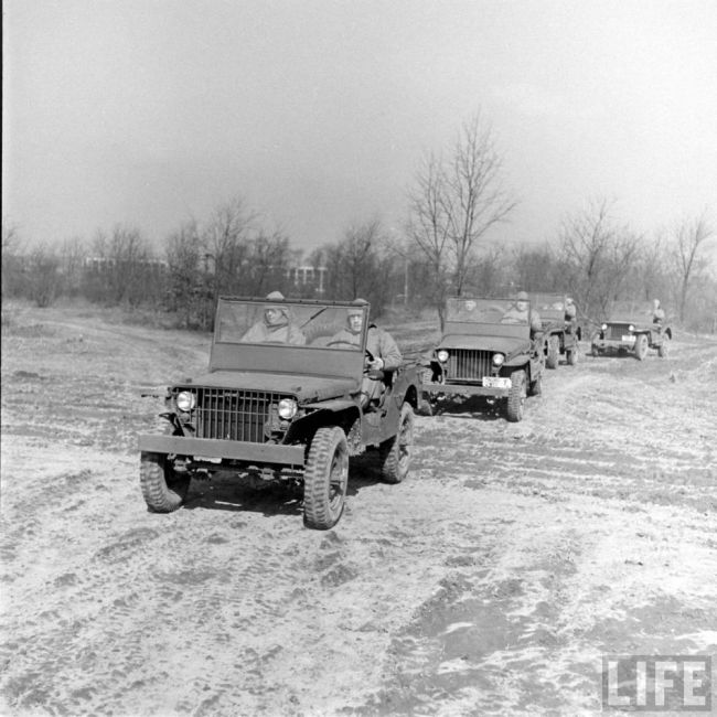 4 Wheel steering jeeps under test driving at Baltimore, Maryland, 1942