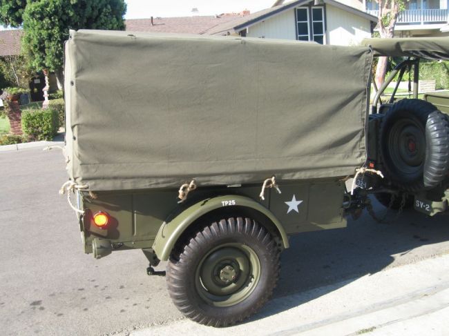 M100 trailer with top