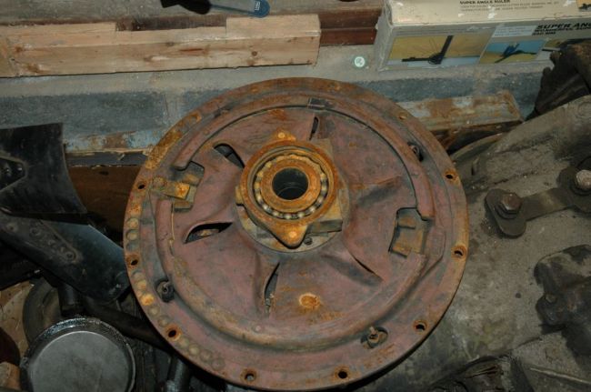 Clutch flywheel