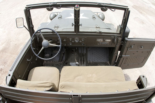 M37 Passenger compartment