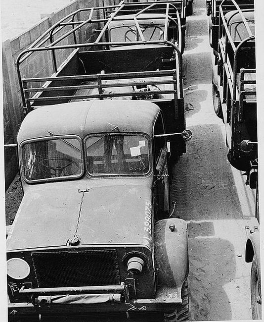 British Bedford 3 ton OY 4 x 2 trucks