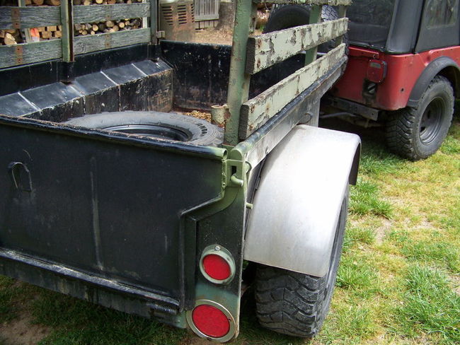 Modified tailgate latch on civilian Bantam trailer