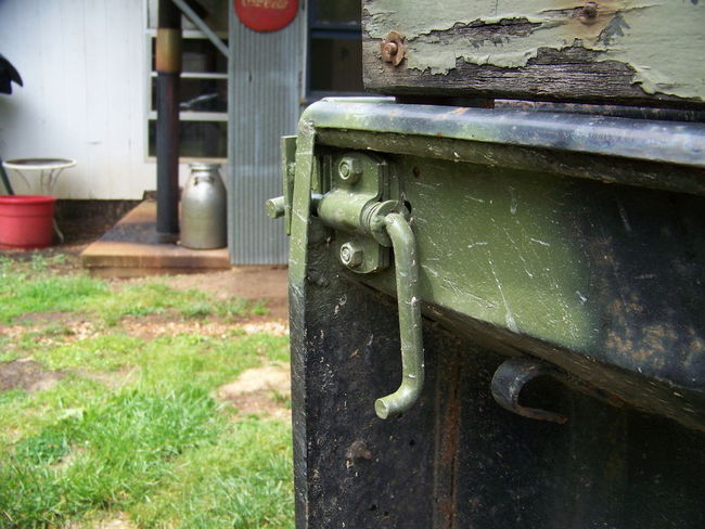 Modified tailgate latch on civilian Bantam trailer