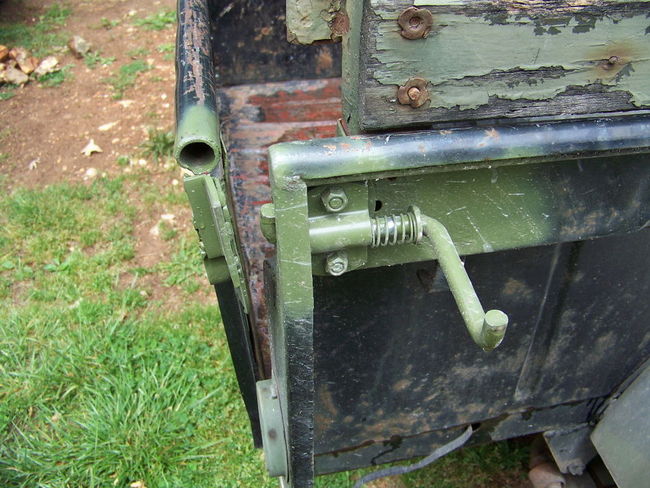 Modified tailgate latch on civilian Bantam trailer