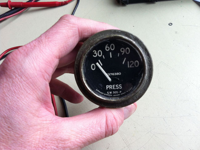 0-120 oil pressure gauge