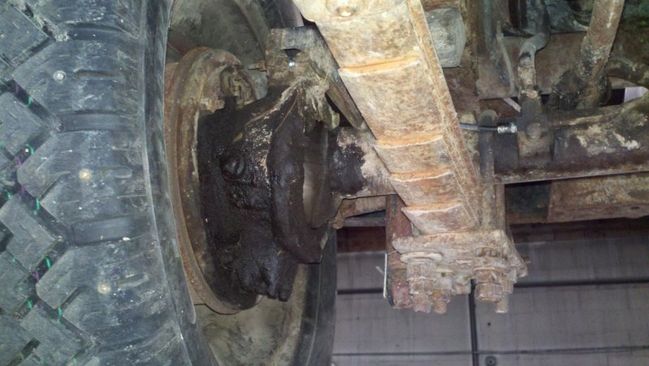 0024_Left_Front_Axle