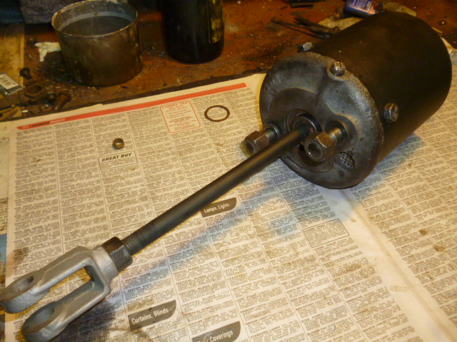 M1A1_Front_Brake_Chamber_Repair_2013_c