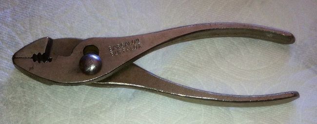 Barcalo Buffalo pliers for the Jeep set