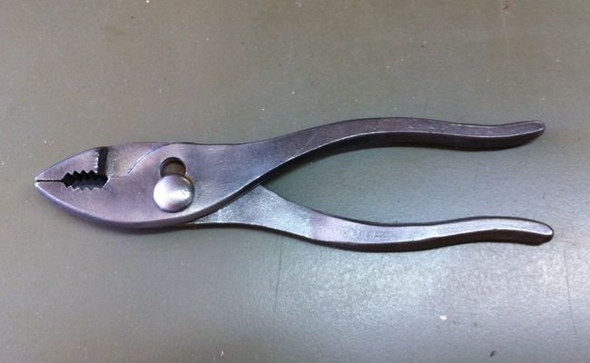 Vlchek gull wing pliers