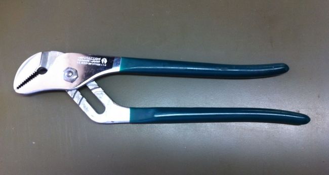 Diamalloy tongue and groove pliers