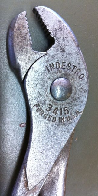 Indestro battery pliers marking