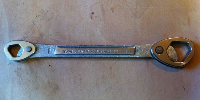 Universal box wrench SAE side