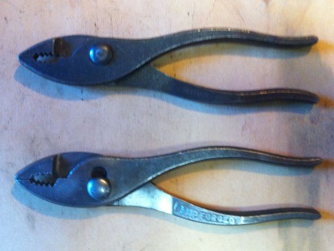 Vlchek gull wing pliers