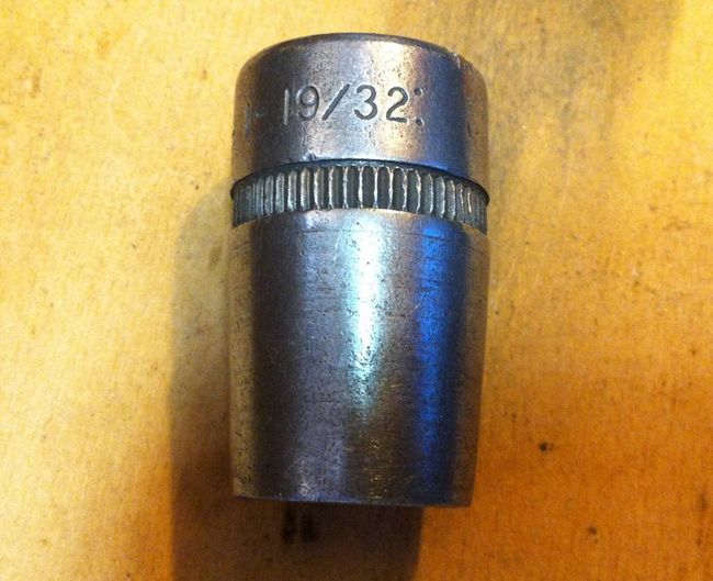 D-I 19/32&quot; socket