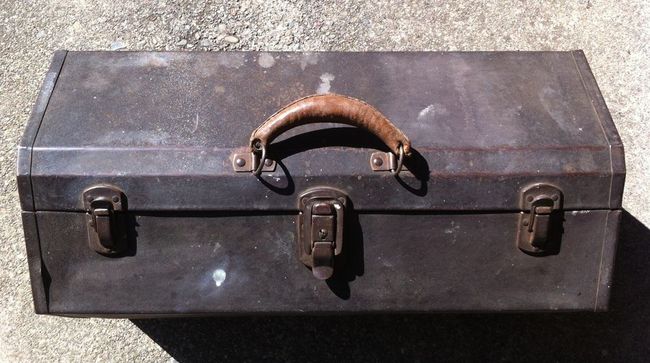 Kennedy cantilever box with new leather handle