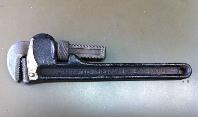 Erie NOS 10&quot; pipe wrench