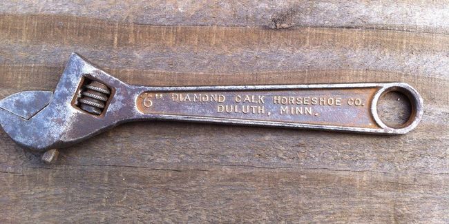 Diamalloy adjustable 6&quot; wrench