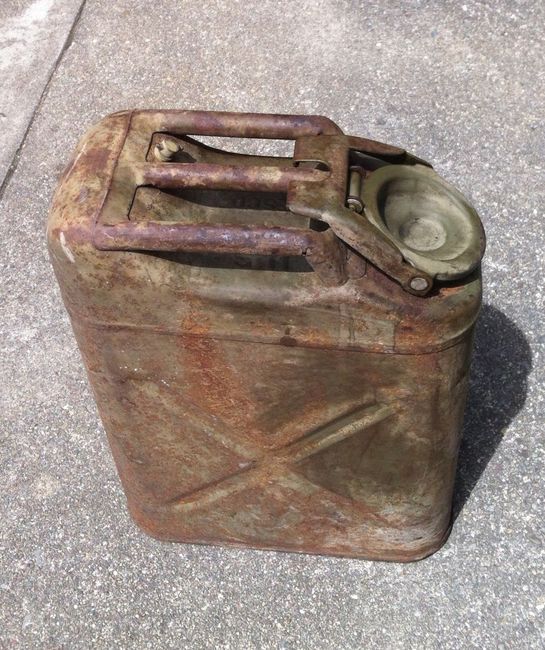 Nesco 1942 water can