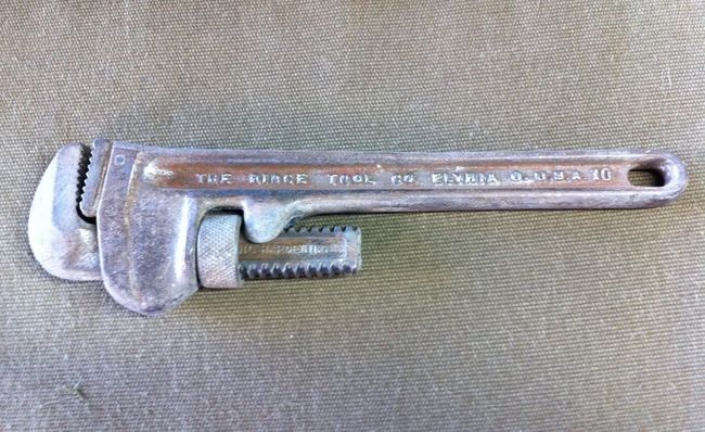 Ridgid 10&quot; pipe wrench