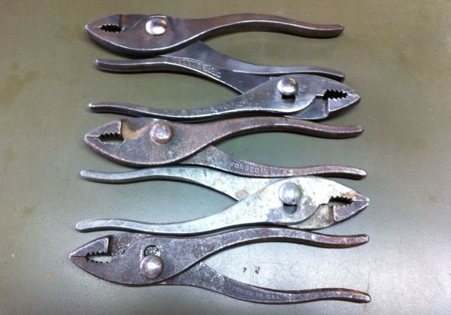 Vlchek gull wing pliers