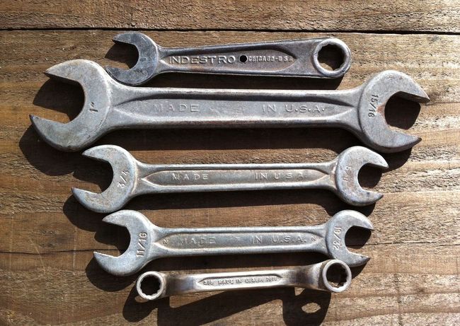 Indestro wrenches other side