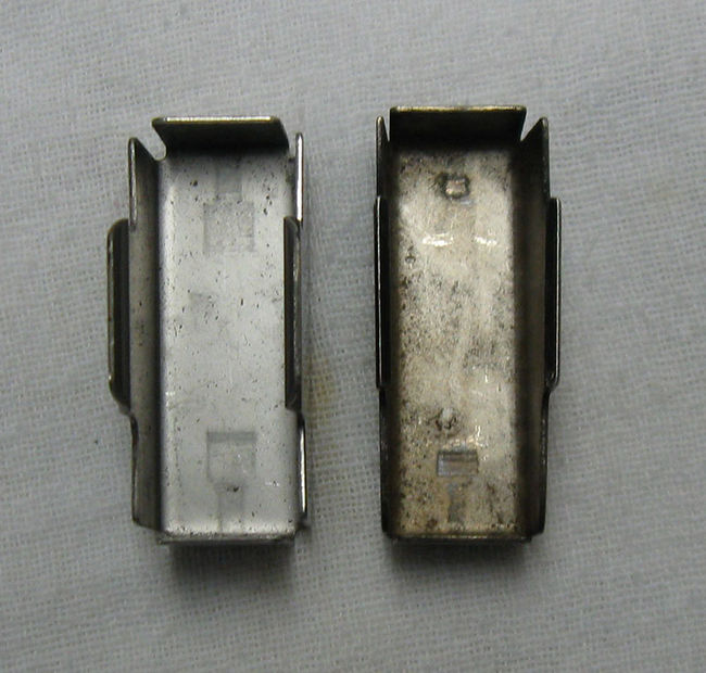 M1942 spare parts clip inside view