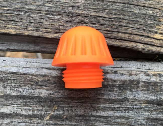 Snap-on ratcheting screwdriver cap