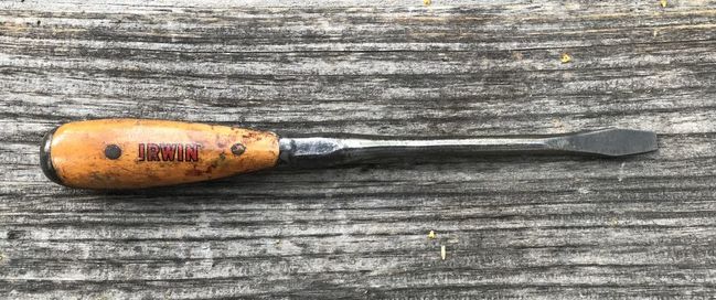 Irwin screwdriver with decal and hex shank