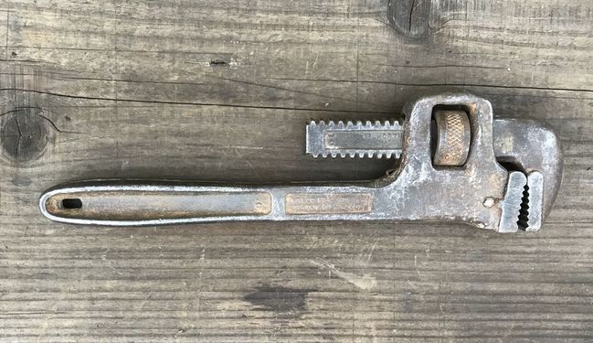 Walco 10â€ pipe wrench from 1942