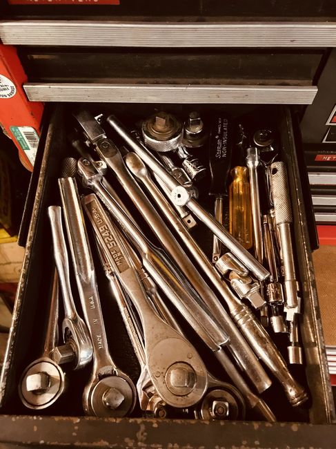 Cabin toolbox drive tool drawer