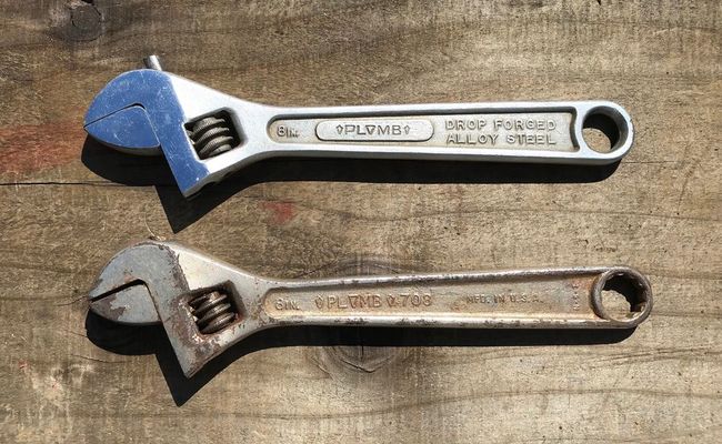 Plomb adjustable wrenches