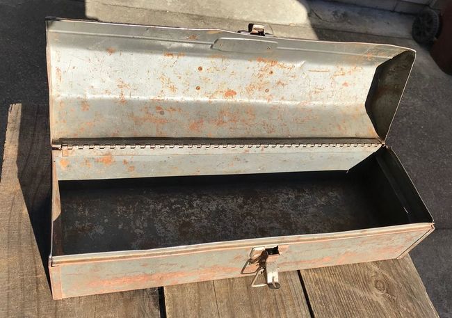 Craftsman crown carry box in rough condition