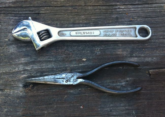 Plomb adjustable wrench and longnoses with cutters