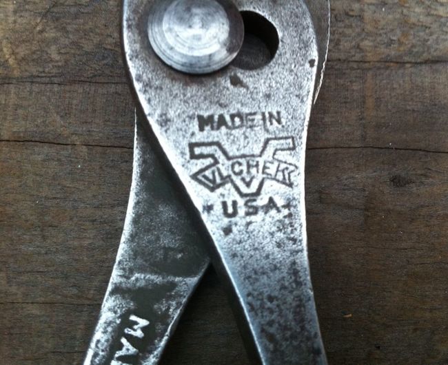 Vlchek pliers with the Flying V logo