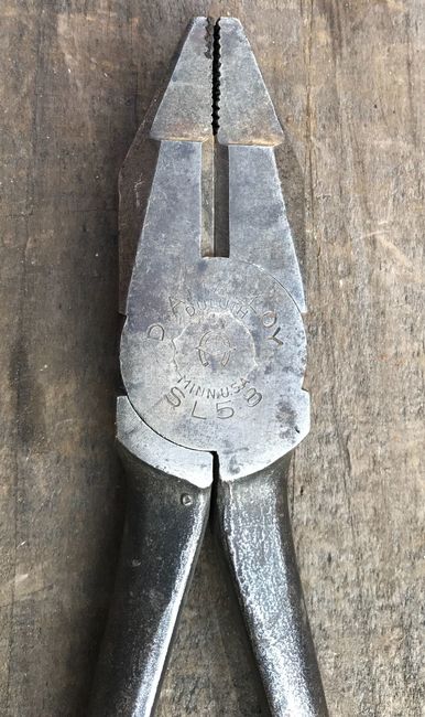 Diamond lineman's pliers markings