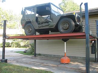 Jeep_on_lift