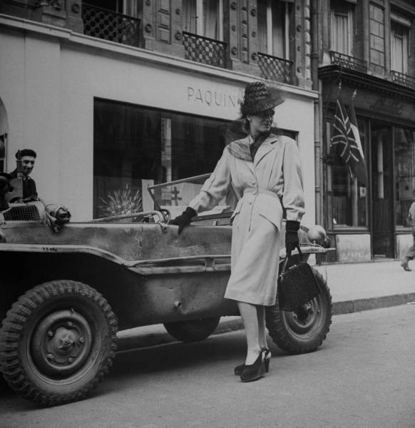 Paris fashion, Fall 1944, Kubelwagen