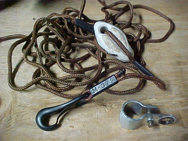 Tiedown_M-379_and_Clip