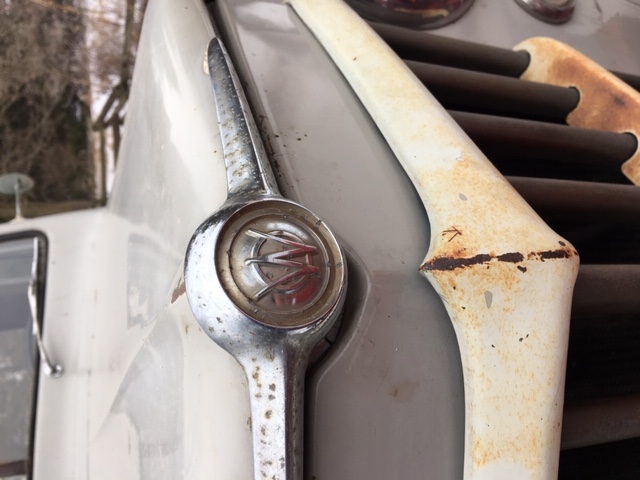 Willys_truck_hood_ornament