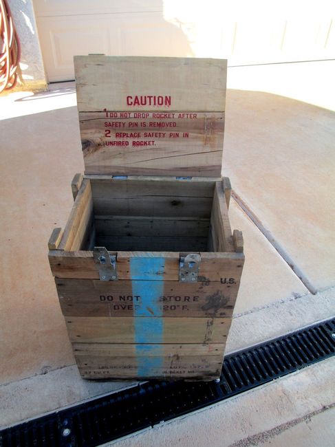 1943 M-7 Bazooka Round Crate opened