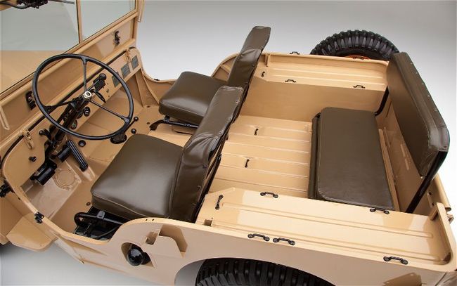 1945-Willys-Overland-Model-CJ2A-seats