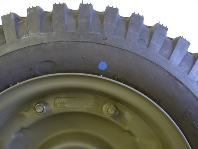 2005_09110005_gpw_tires_blue_dot