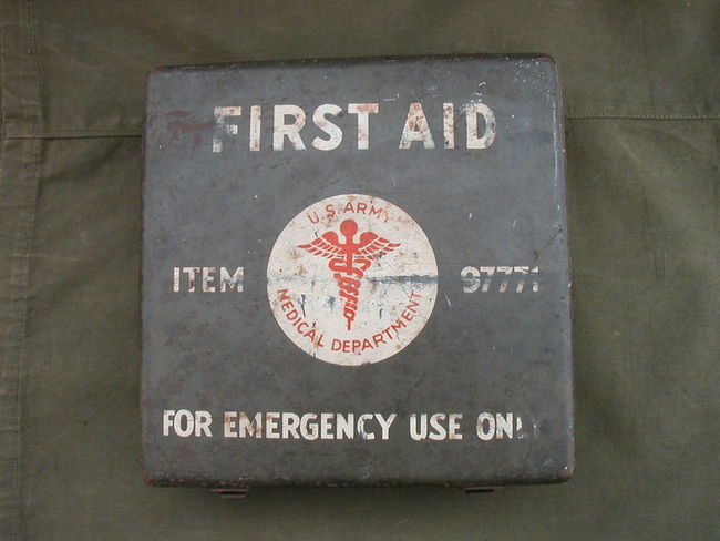 WW2 24 Unit AFV First Aid Kit Box