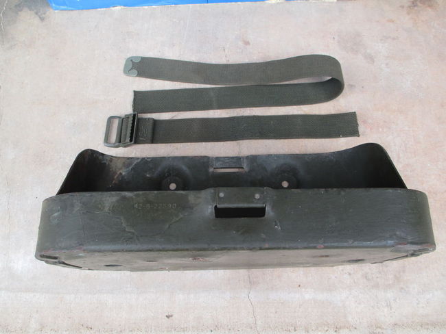 WW2 42-B-22590 Can Bracket