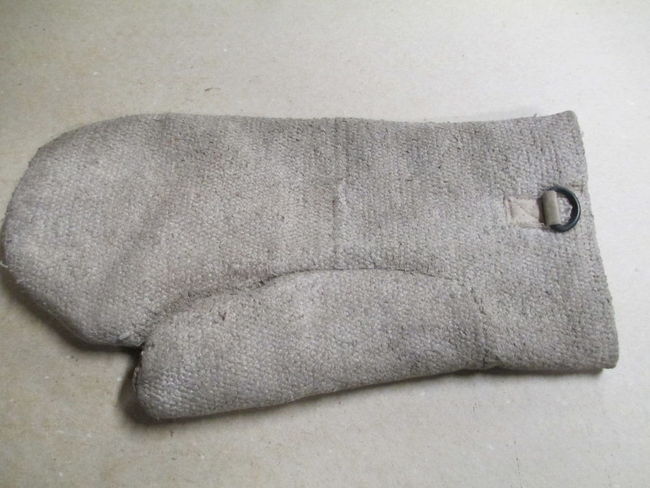 KW Era MG Mitt outer side