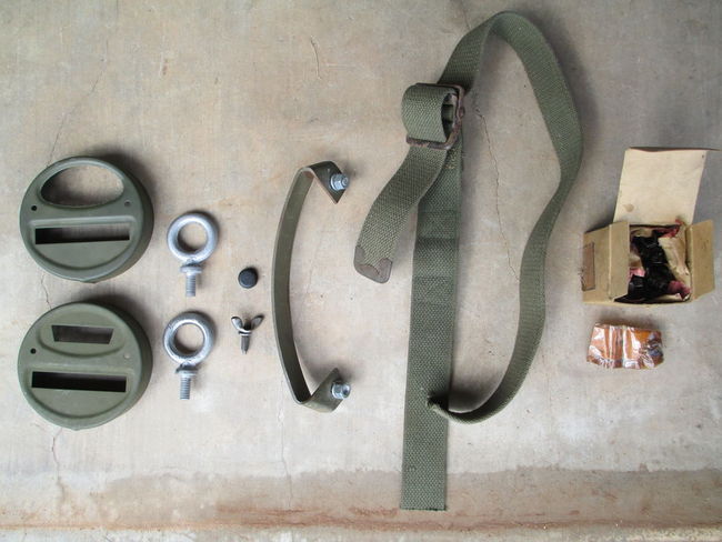 Assorted_WW2_jeep_bits